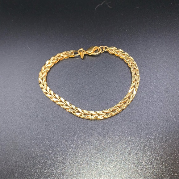 Monet gold fish scale bracelet